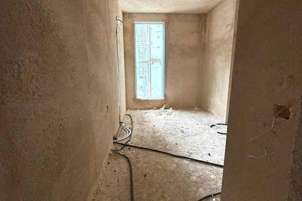 Shtepi ne shitje Apartament ne Tirane, 1+1, Mobilimi Bosh, pa mobiluar, Pagesa 62,850  Euro.