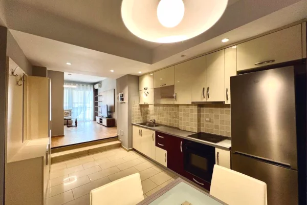 Shtepi ne shitje Apartament ne Tirane, 2+1, Mobilimi E mobiluar, Pagesa 195,000  Euro.