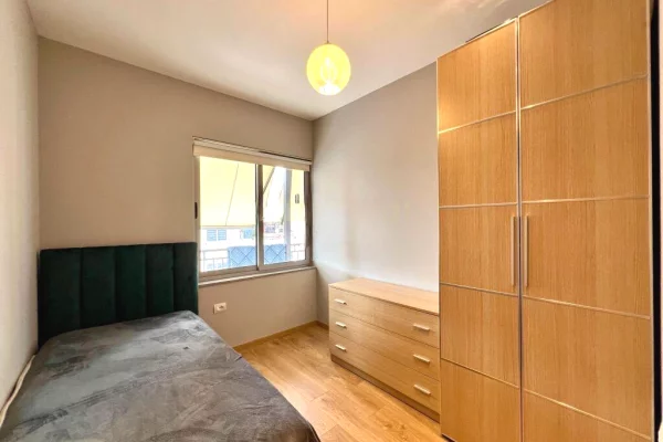 Shtepi ne shitje Apartament ne Tirane, 2+1, Mobilimi E mobiluar, Pagesa 195,000  Euro.