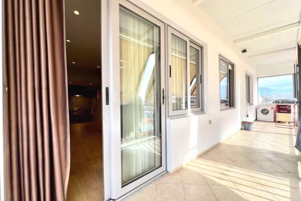 Shtepi ne shitje Apartament ne Tirane, 2+1, Mobilimi E mobiluar, Pagesa 195,000  Euro.