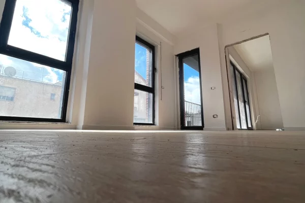 Ambient per zyra ne Myslym Shyri