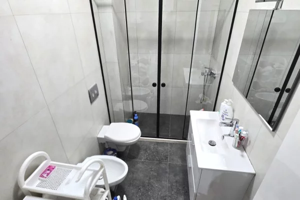 Appartamento in vendita a Tirana 1+1, Arredato