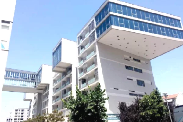 Ambient biznesi me qera 3+1 ne Tirane - 1,000 Euro