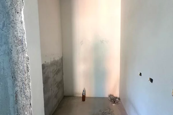 Shtepi ne shitje Apartament ne Tirane, 2+1, Mobilimi Bosh, pa mobiluar, Pagesa 330,000  Euro.