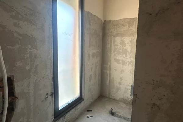 Shtepi ne shitje Apartament ne Tirane, 2+1, Mobilimi Bosh, pa mobiluar, Pagesa 330,000  Euro.