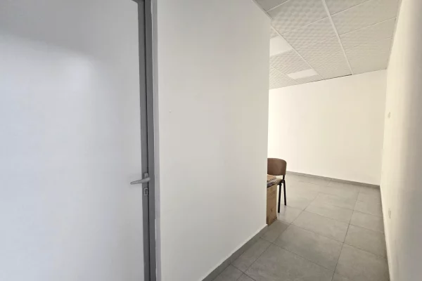 🏢 JEPET GODINE 4-KATESHE ME QIRA – RRUGA DRITAN HOXHA 🔑