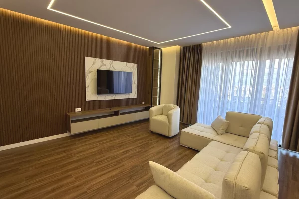 Appartamento in affitto a Tirana 2+1, Arredato