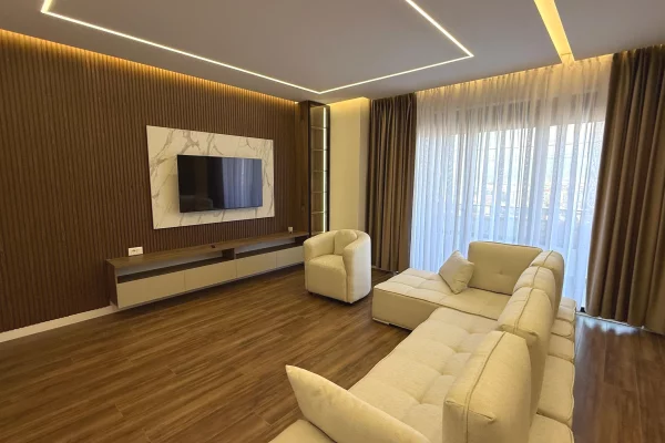 Appartamento in affitto a Tirana 2+1, Arredato