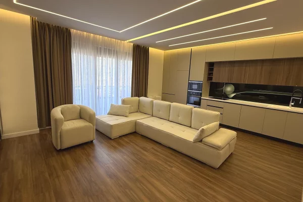 Appartamento in affitto a Tirana 2+1, Arredato