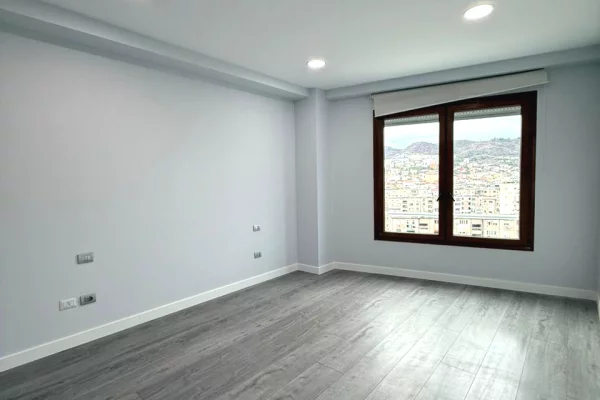 Ambient biznesi me qera 3+1 ne Tirane - 2,500 Euro