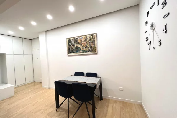 Appartamento in affitto a Tirana 2+1, Arredato