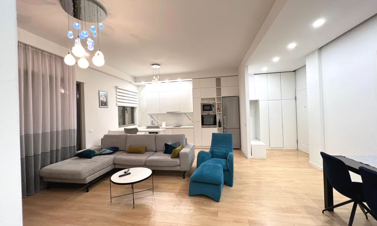 Appartamento in affitto a Tirana 2+1, Arredato