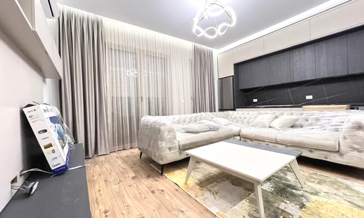 Appartamento in affitto a Tirana 1+1, Arredato