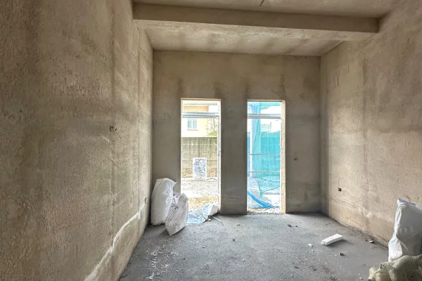 💥 OKAZION – 930 €/m² 💥 🏡 Shitet Apartament 2+1 me Verandë – Univers City