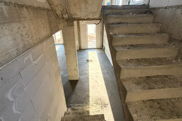 Villa di lusso in vendita a Tirana 3+1, Vuoto