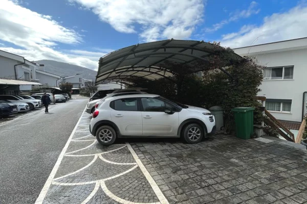 Appartamento in affitto a Tirana 2+1, Arredato