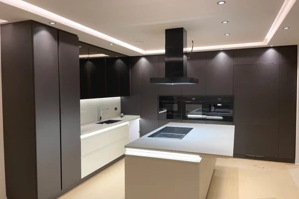 Shtepi ne shitje Vila Luksoze ne Tirane, 3+1, Mobilimi E mobiluar, Pagesa 1,000,000  Euro.