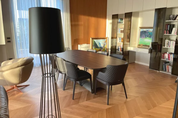 Shtepi ne shitje Vila Luksoze ne Tirane, 3+1, Mobilimi E mobiluar, Pagesa 1,000,000  Euro.