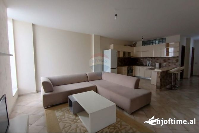 Shtepi me qera 2+1 ne Tirane - 700 Euro