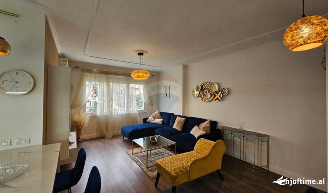 Shtepi me qera Apartament ne Tirane, 2+1, Mobilimi E mobiluar, Pagesa 1,200  Euro.