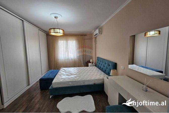 Shtepi me qera Apartament ne Tirane, 2+1, Mobilimi E mobiluar, Pagesa 1,200  Euro.