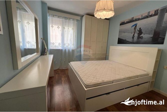 Shtepi ne shitje Apartament ne Tirane, 1+1, Mobilimi E mobiluar, Pagesa 147,000  Euro.