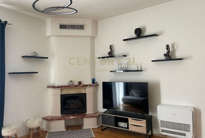 Shtepi ne shitje Apartament ne Tirane, 2+1, Mobilimi E mobiluar, Pagesa 250,000  Euro.