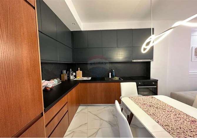 Shtepi ne shitje 1+1 ne Tirane - 165,000 Euro