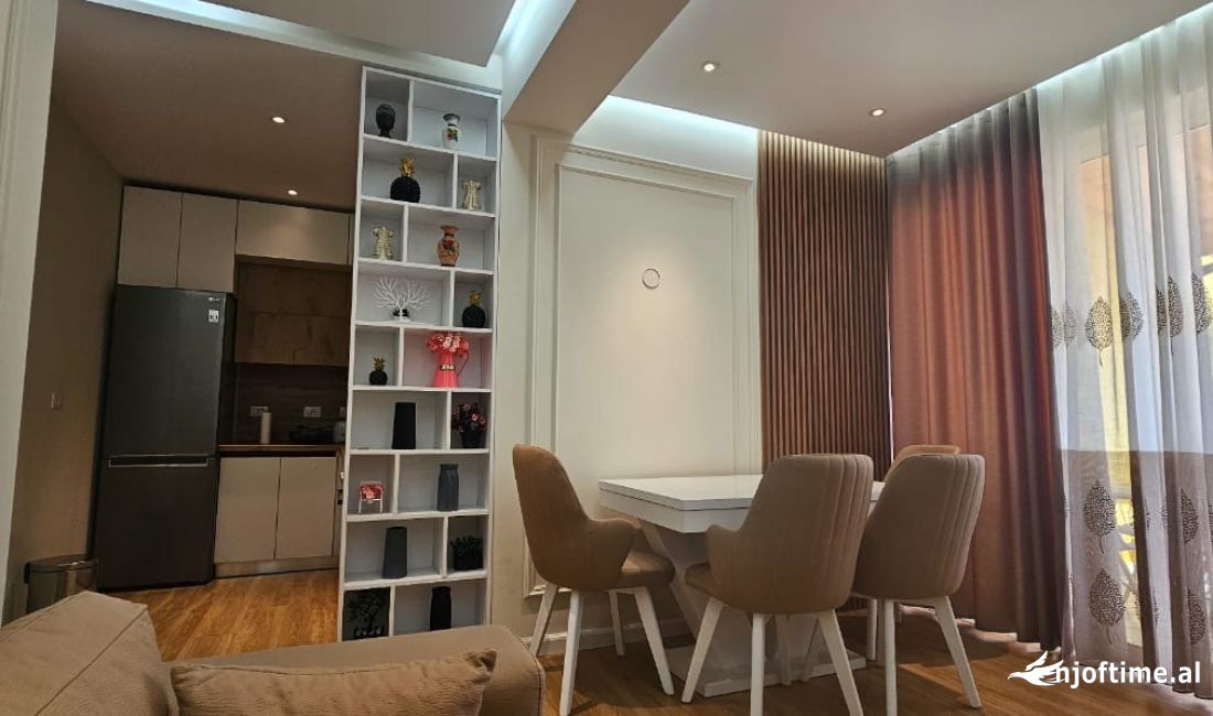 Shtepi me qera Apartament ne Tirane, 1+1, Mobilimi E mobiluar, Pagesa 700  Euro.