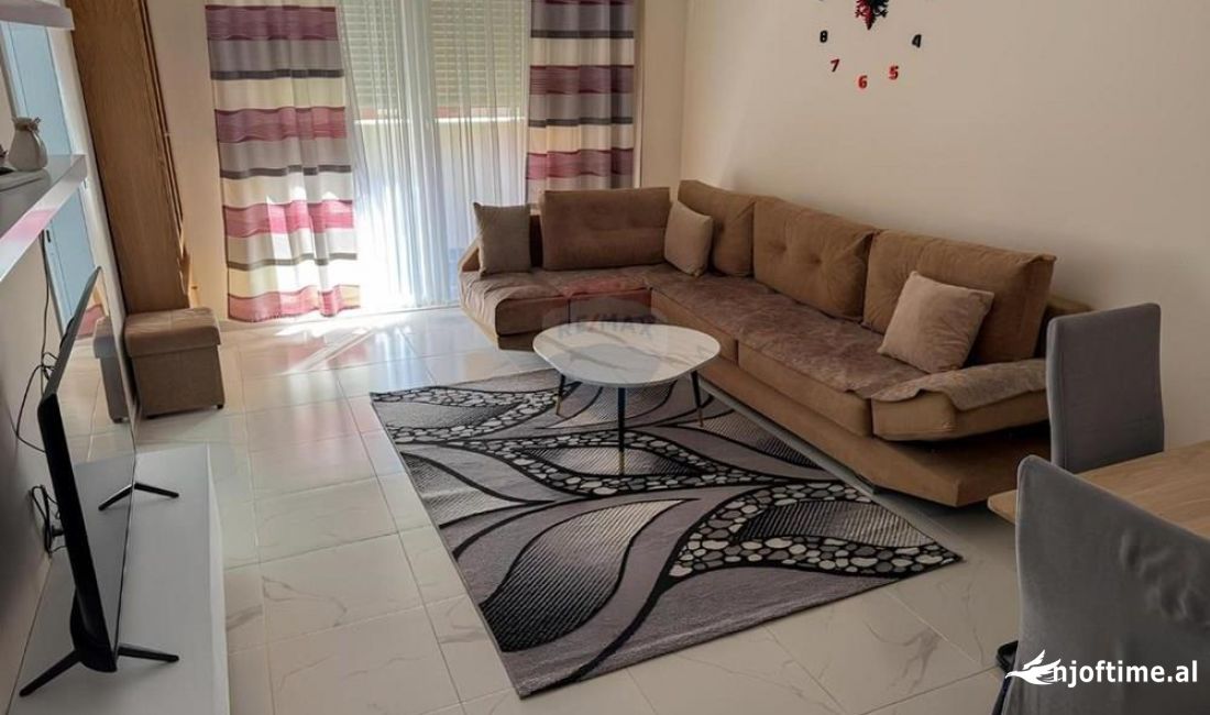 Shtepi me qera Apartament ne Tirane, 1+1, Mobilimi E mobiluar, Pagesa 450  Euro.