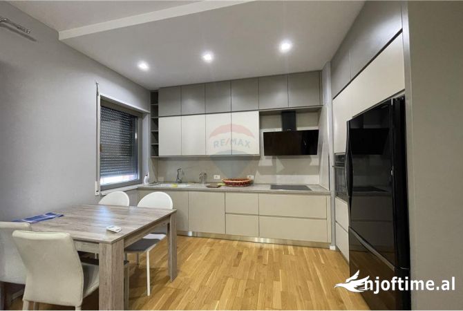 Shtepi me qera 2+1 ne Tirane - 1,200 Euro