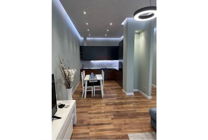 Shtepi me qera 2+1 ne Tirane - 600 Euro