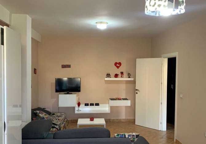 Shtepi me qera 1+1 ne Tirane - 30,000 Leke