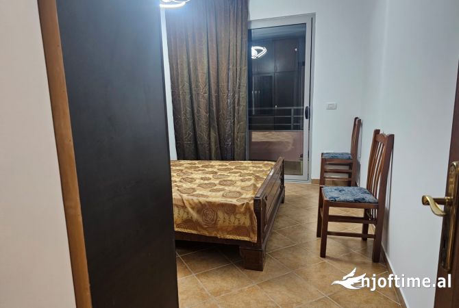 Shtepi me qera 2+1 ne Tirane - 40,000 Leke