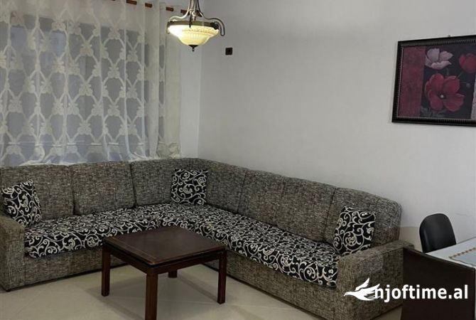 Shtepi me qera 2+1 ne Tirane - 45,000 Leke