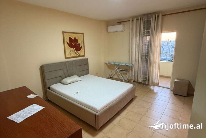 Shtepi me qera Apartament ne Tirane, 2+1, Mobilimi E mobiluar, Pagesa 60,000  Leke.