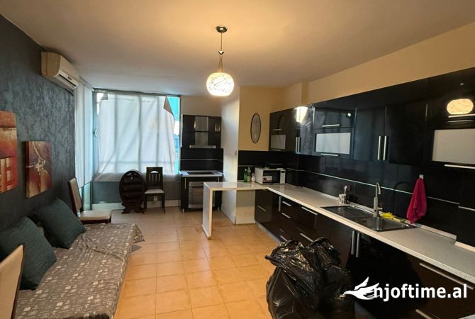 Shtepi me qera Apartament ne Tirane, 2+1, Mobilimi E mobiluar, Pagesa 60,000  Leke.