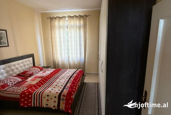 Shtepi me qera Apartament ne Tirane, 2+1, Mobilimi E mobiluar, Pagesa 50,000  Leke.