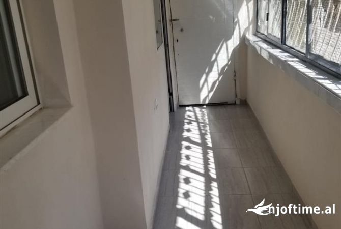 Shtepi me qera 1+1 ne Tirane - 400 Euro