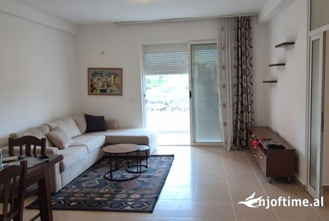 Shtepi me qera 2+1 ne Tirane - 450 Euro