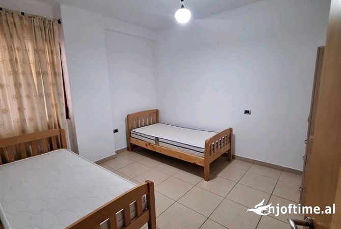 Shtepi me qera Apartament ne Tirane, 2+1, Mobilimi E mobiluar, Pagesa 38,000  Leke.