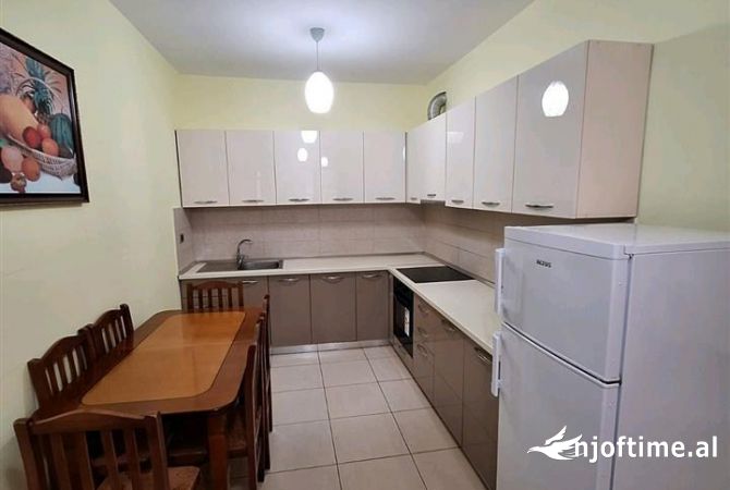 Shtepi me qera 2+1 ne Tirane - 38,000 Leke