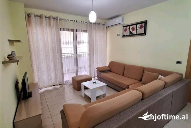 Shtepi me qera 2+1 ne Tirane - 38,000 Leke