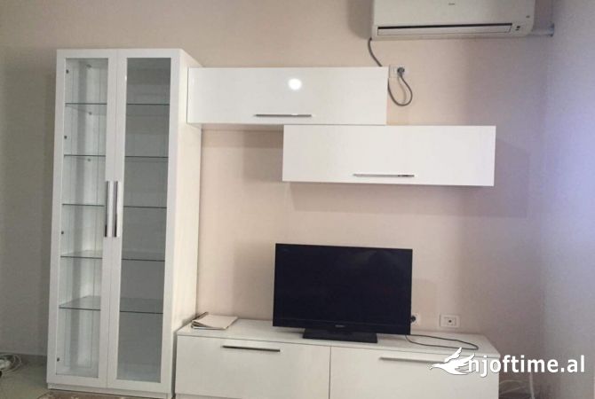 Shtepi me qera Apartament ne Tirane, 1+1, Mobilimi E mobiluar, Pagesa 400  Euro.