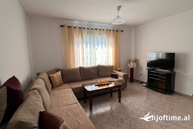 Shtepi me qera 2+1 ne Tirane - 37,000 Leke