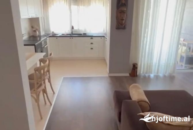 Shtepi me qera 2+1 ne Tirane - 700 Euro