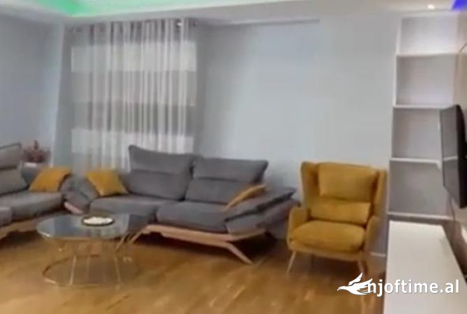 Shtepi me qera 2+1 ne Tirane - 750 Euro