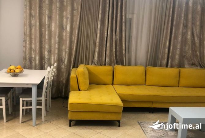 Shtepi me qera 2+1 ne Tirane - 650 Euro