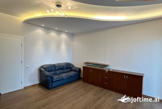 Shtepi me qera Apartament ne Tirane, 2+1, Mobilimi Pjeserisht e mobiluar, Pagesa 650  Euro.
