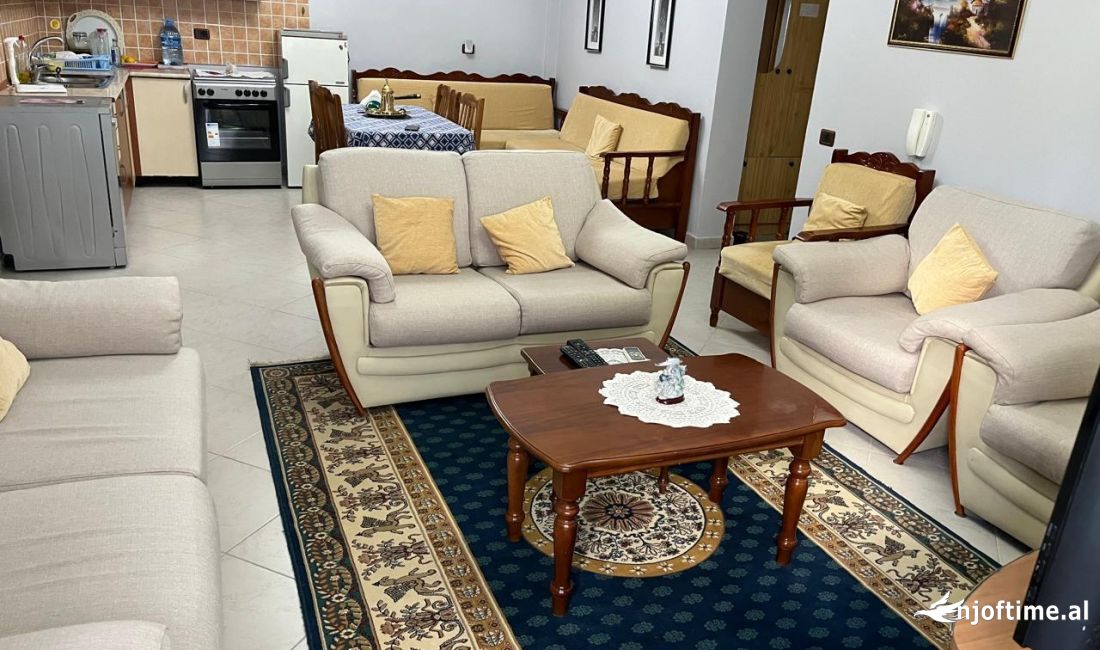 Shtepi me qera Apartament ne Tirane, 2+1, Mobilimi E mobiluar, Pagesa 600  Euro.